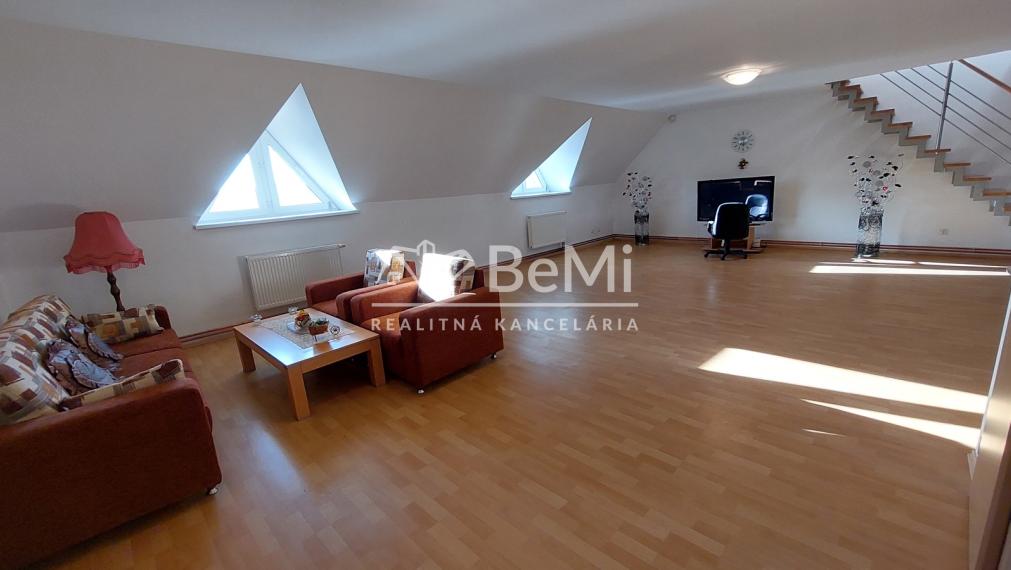 Na predaj rodinný dom s predajňou -Trebatice ID 207-12-LUGUE