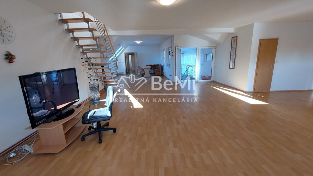 Na predaj rodinný dom s predajňou -Trebatice ID 207-12-LUGUE