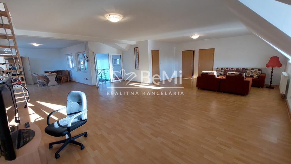 Na predaj rodinný dom s predajňou -Trebatice ID 207-12-LUGUE