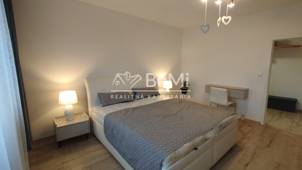 036-213-PAMA Krásny, veľký 3 izbový byt v Nitre na prenájom