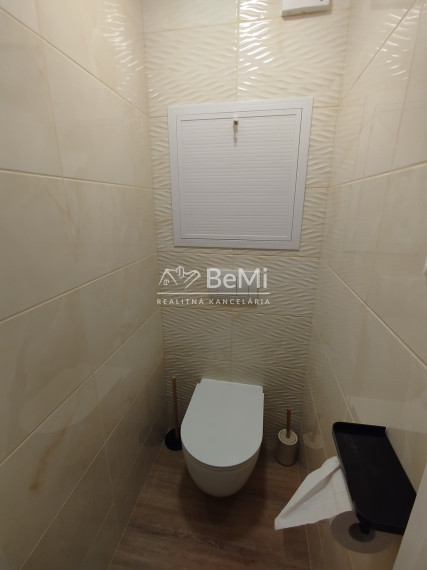 036-213-PAMA Krásny, veľký 3 izbový byt v Nitre na prenájom