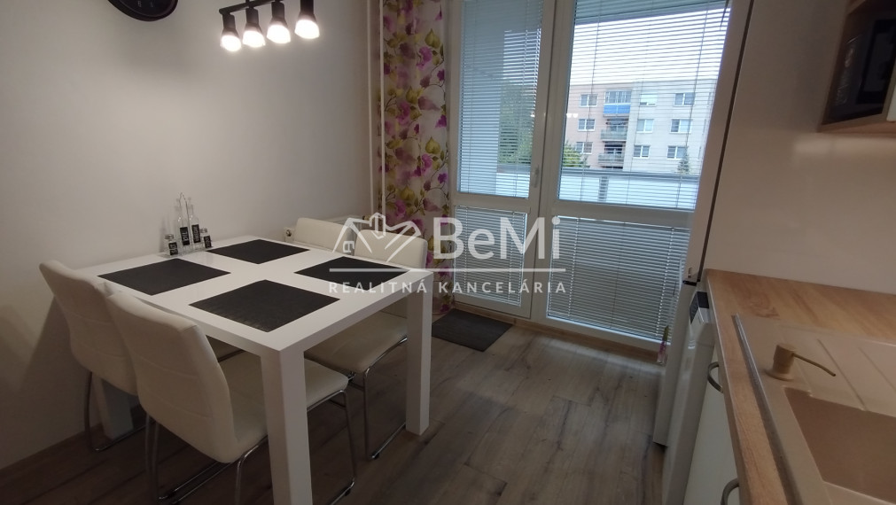 036-213-PAMA Krásny, veľký 3 izbový byt v Nitre na prenájom