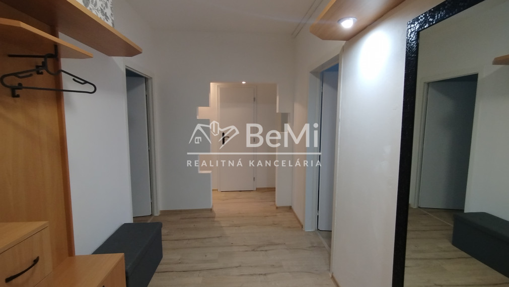 036-213-PAMA Krásny, veľký 3 izbový byt v Nitre na prenájom