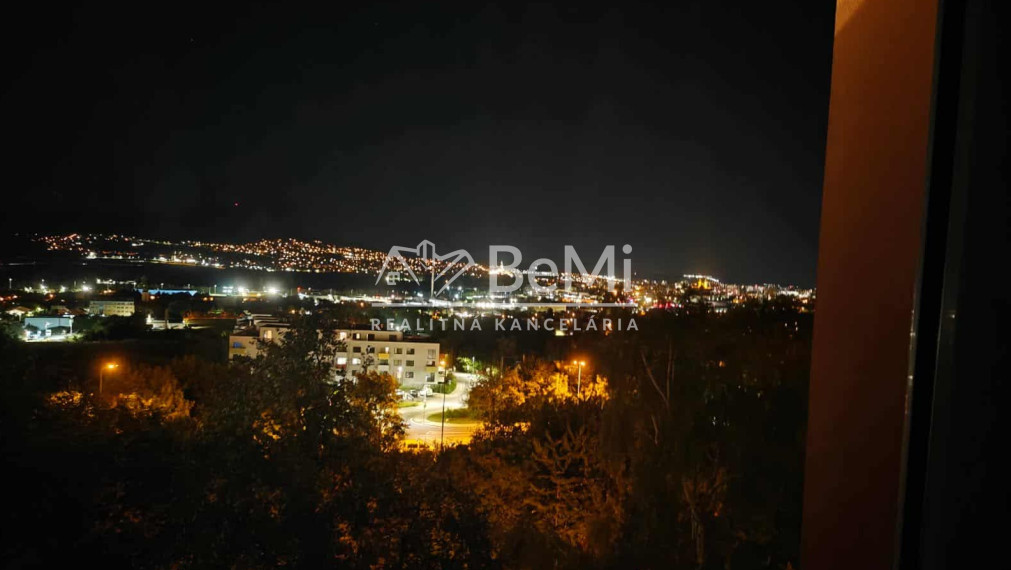 036-213-PAMA Krásny, veľký 3 izbový byt v Nitre na prenájom