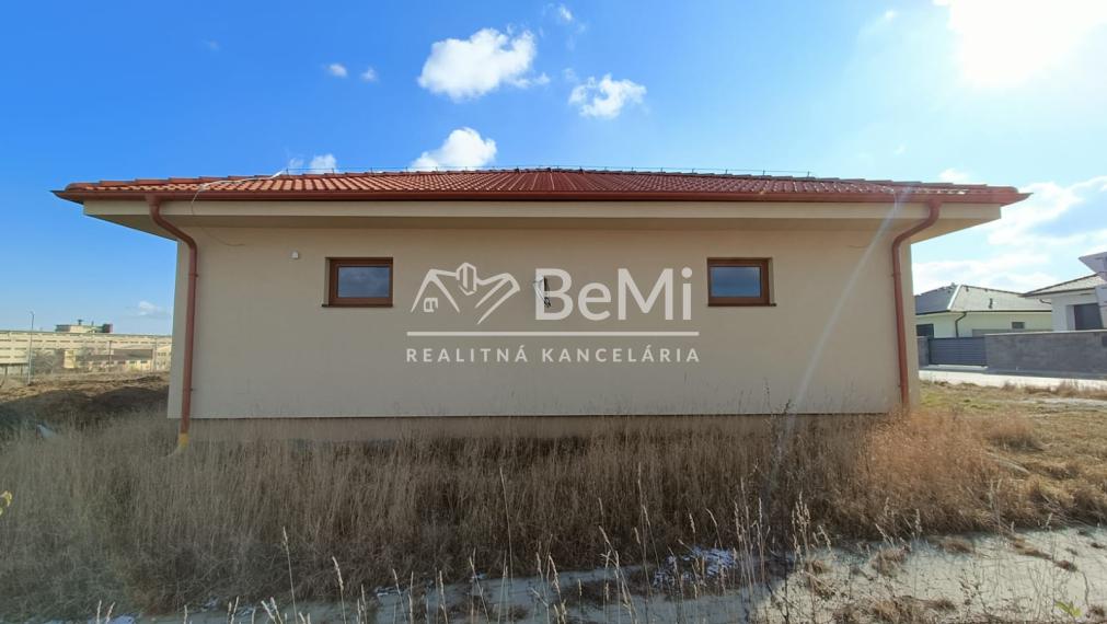 021-12-PAMA 4 izbová novostavba s 2garážou-Lužianky RED OAK