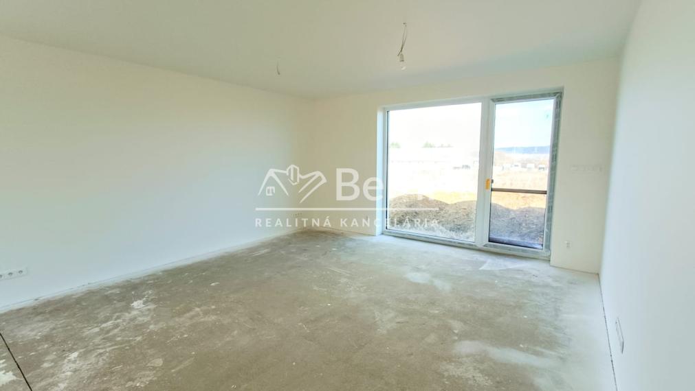 021-12-PAMA 4 izbová novostavba s 2garážou-Lužianky RED OAK