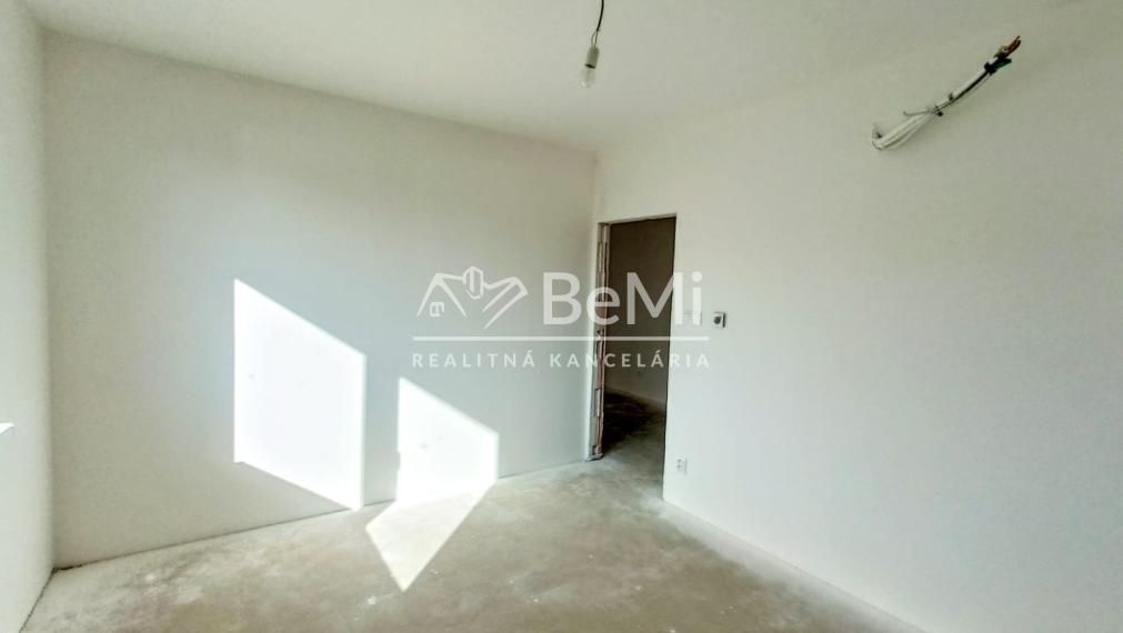 021-12-PAMA 4 izbová novostavba s 2garážou-Lužianky RED OAK