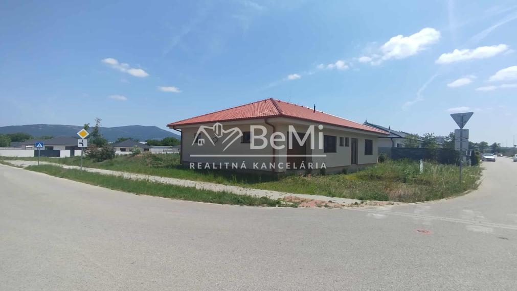 021-12-PAMA 4 izbová novostavba s 2garážou-Lužianky RED OAK