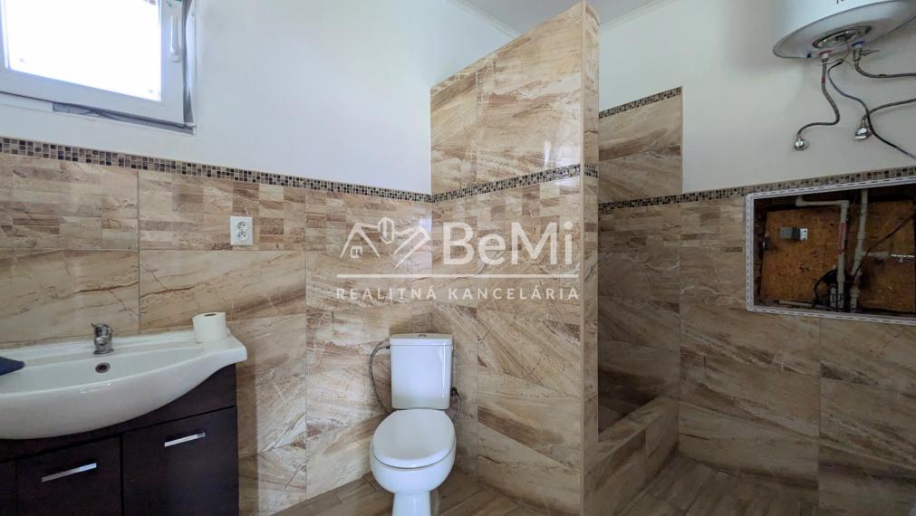 Predaj, rodinný dom - Veľký Kýr (1233-12-AFI)