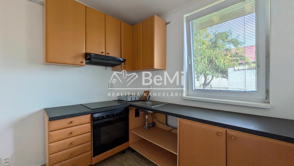 Predaj, rodinný dom - Veľký Kýr (1233-12-AFI)