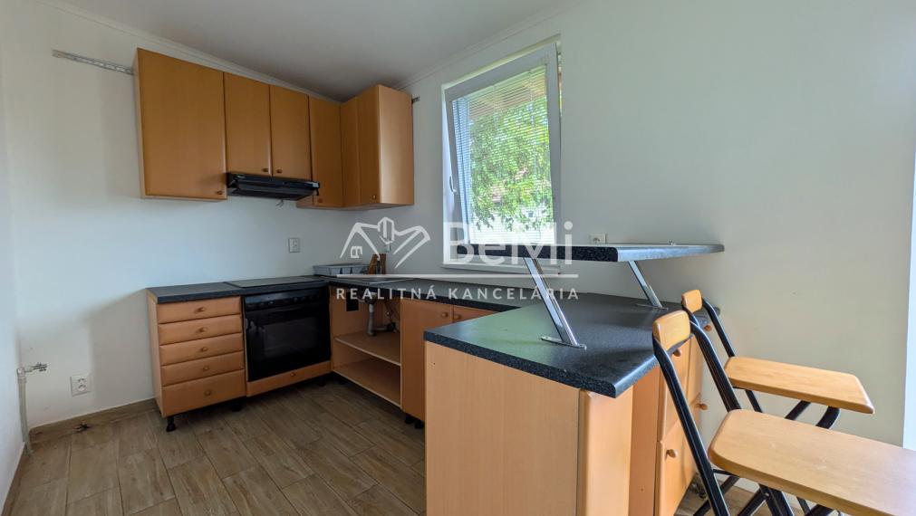 Predaj, rodinný dom - Veľký Kýr (1233-12-AFI)