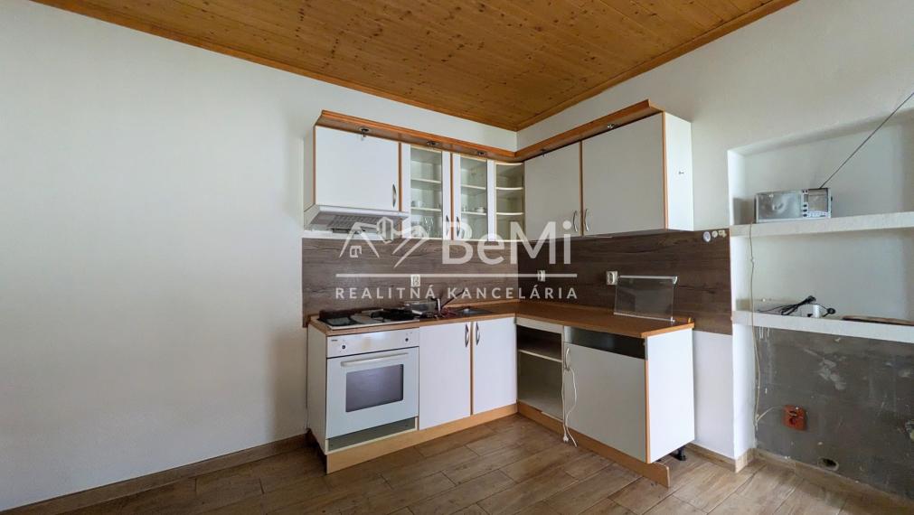 Predaj, rodinný dom - Veľký Kýr (1233-12-AFI)