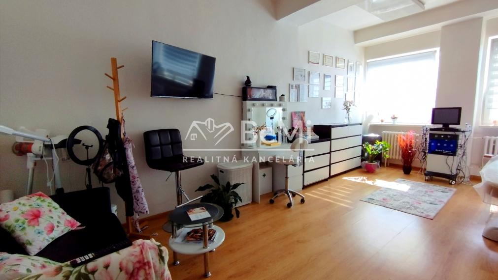 Kancelársky/prevádzkový priestor na prenájom-Lučenec