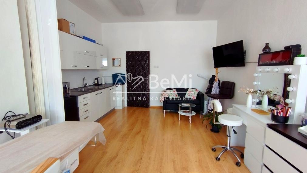 Kancelársky/prevádzkový priestor na prenájom-Lučenec