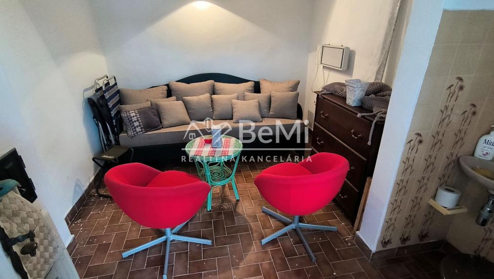 Chata v obci Chľaba, okr. Nové Zámky, 1112m2