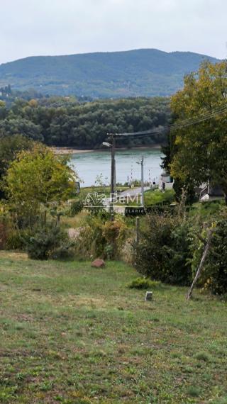 Chata v obci Chľaba, okr. Nové Zámky, 1112m2