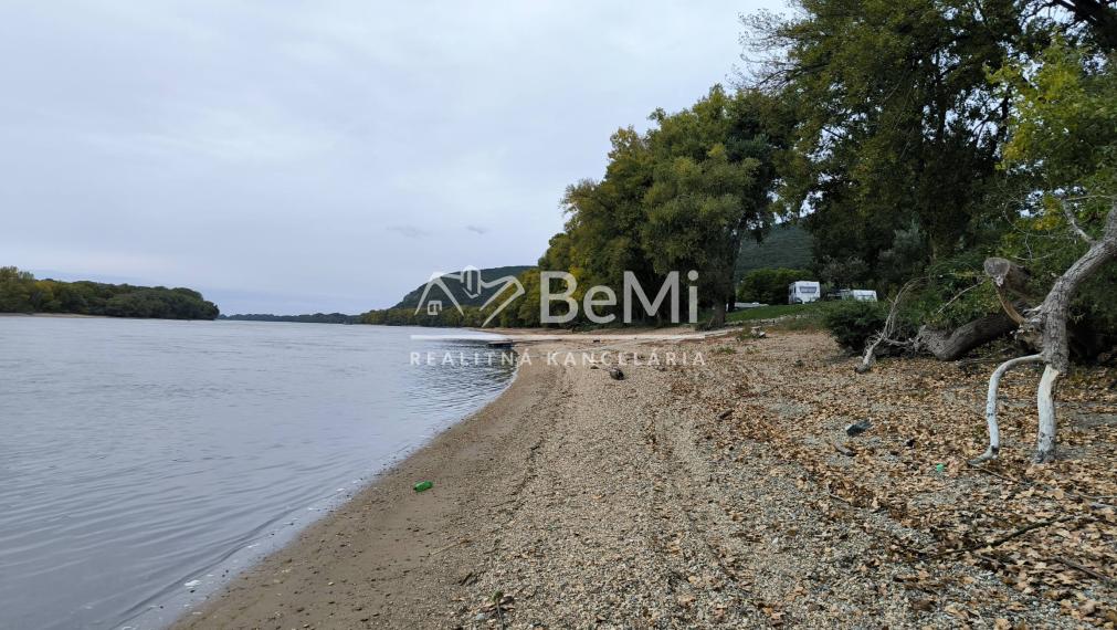 Chata v obci Chľaba, okr. Nové Zámky, 1112m2