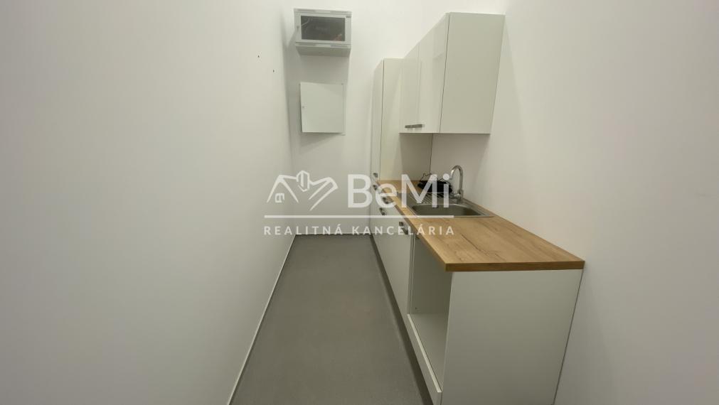 Budova Nitra Krškany pozemok 747 m2 ID 598-28-MIG