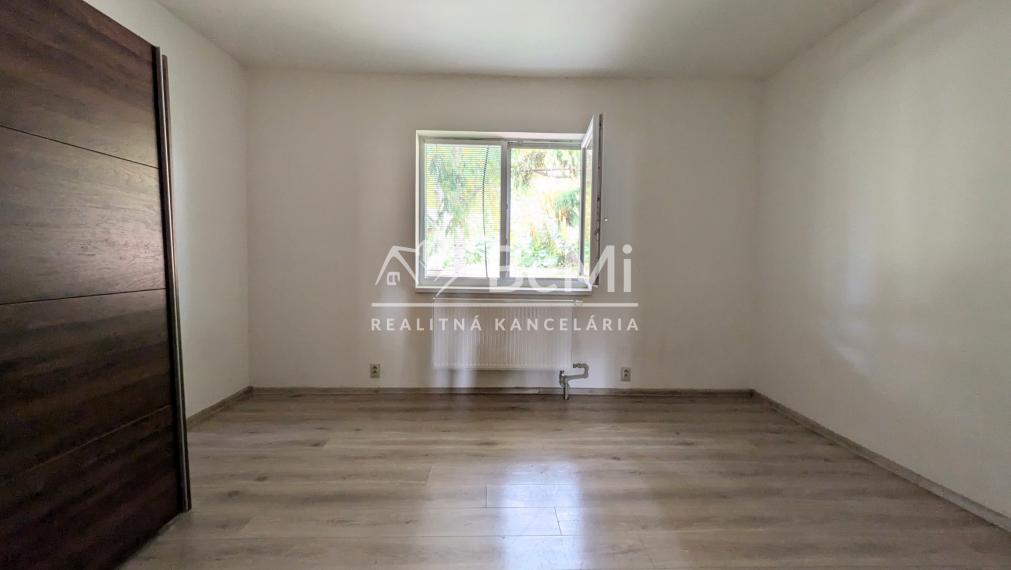 Predaj, rodinný dom - Veľký Kýr (1233-12-AFI)