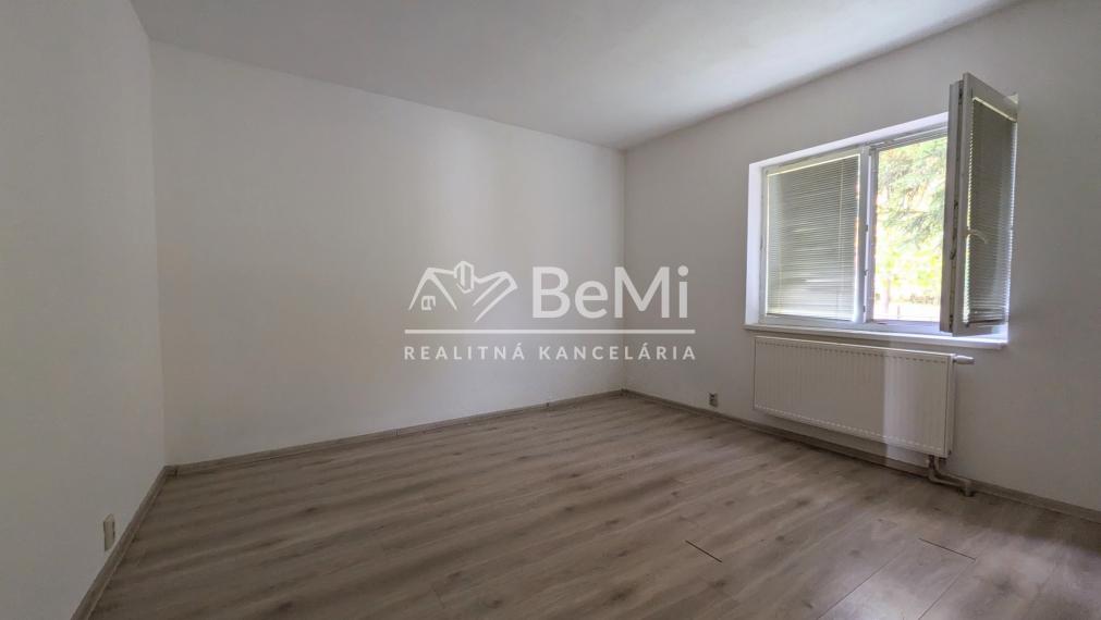 Predaj, rodinný dom - Veľký Kýr (1233-12-AFI)