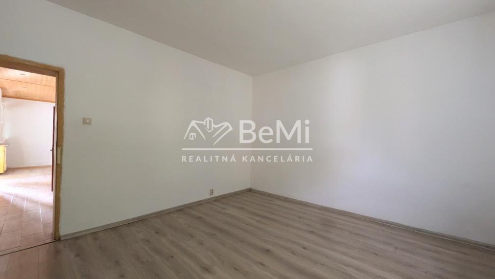 Predaj, rodinný dom - Veľký Kýr (1233-12-AFI)