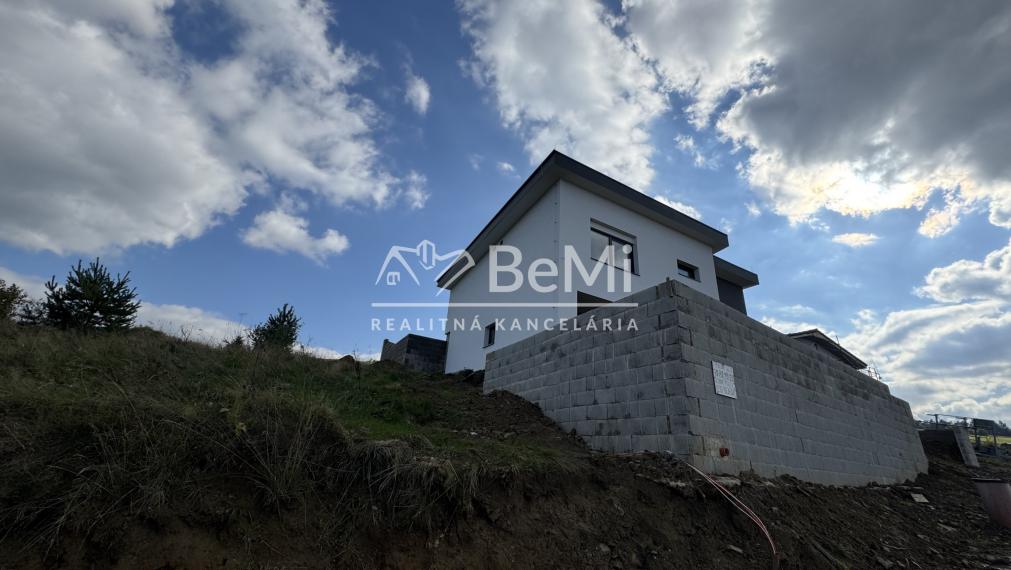 Ponúkame na predaj novostavbu v Ťapešove