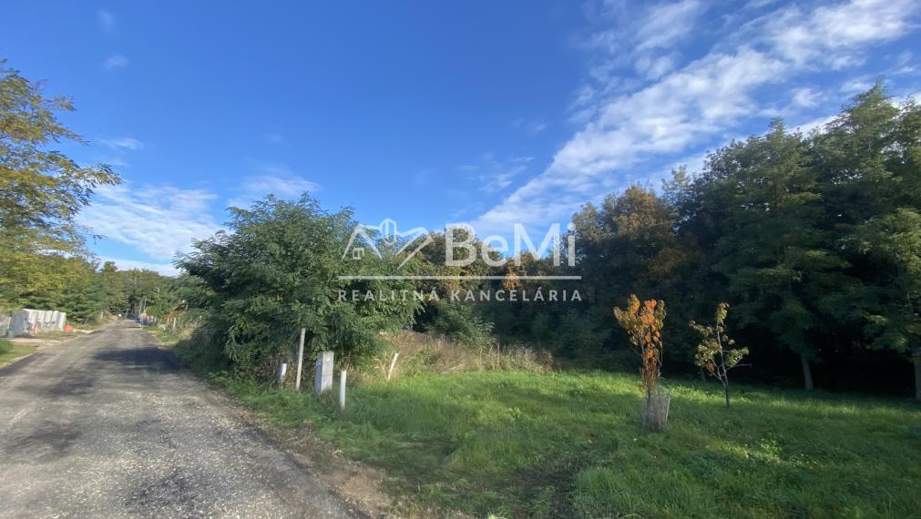 Nitra Štitáre pozemok 800 m2 ID 592-14-MIG