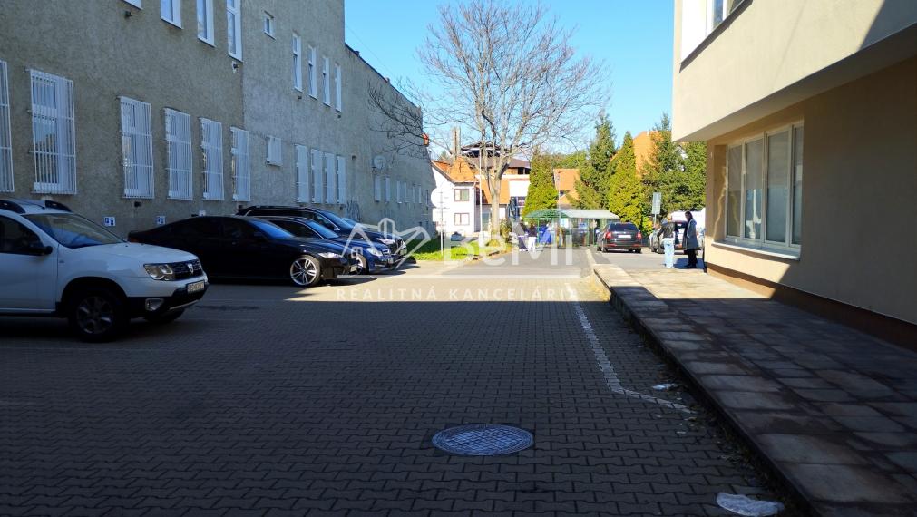 Kancelársky/prevádzkový priestor na prenájom-Lučenec