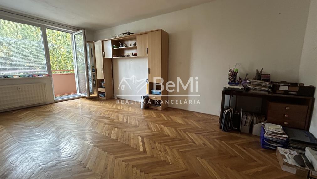 Predaj  3 izbový byt  4 izbový byt - LEVICE (104-113-MIJKa)