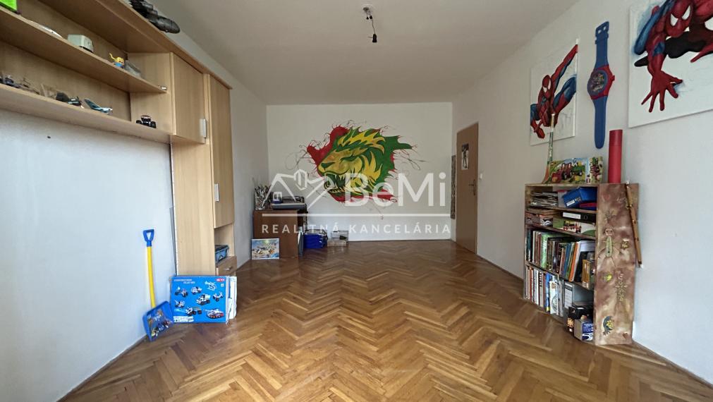 Predaj  3 izbový byt  4 izbový byt - LEVICE (104-113-MIJKa)