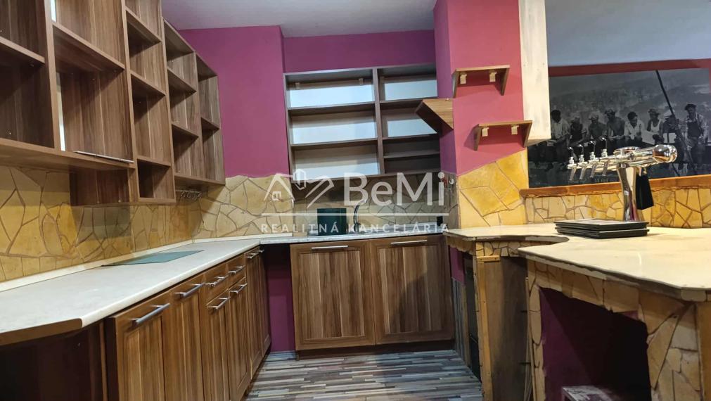 Rodinný dom ale aj obchodné priestory v obci Kružná - 139000,-Eur