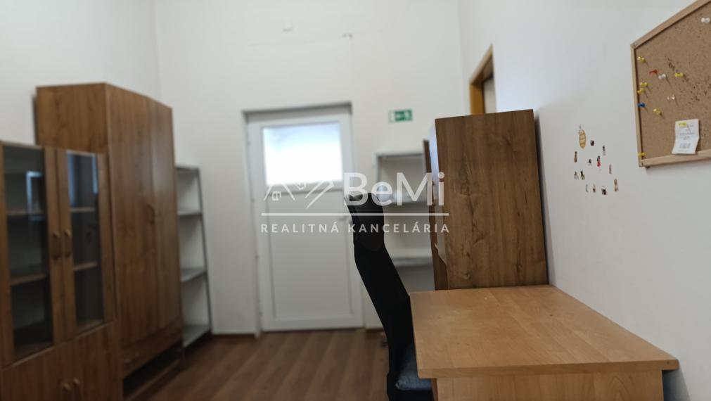 Rodinný dom ale aj obchodné priestory v obci Kružná - 139000,-Eur