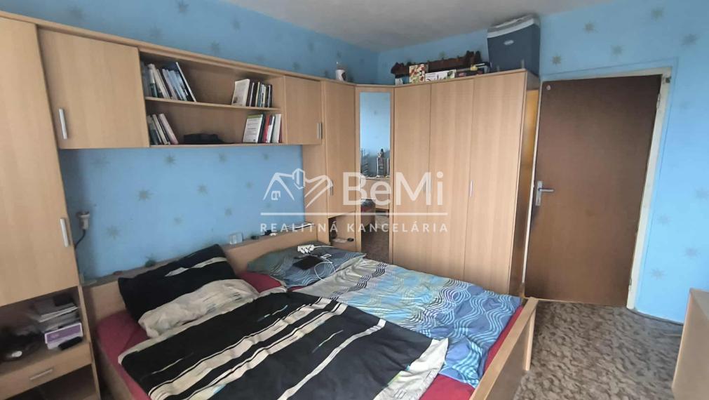 REZERVOVANÉ Na predaj 4-izbový byt Trenčín – sídlisko Juh, ul. Východná