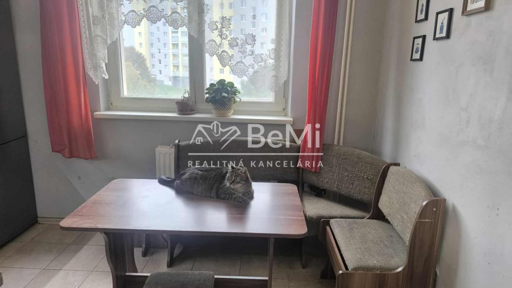 REZERVOVANÉ Na predaj 4-izbový byt Trenčín – sídlisko Juh, ul. Východná