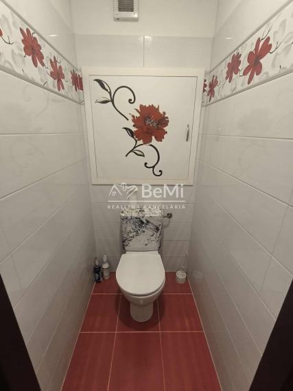 REZERVOVANÉ Na predaj 4-izbový byt Trenčín – sídlisko Juh, ul. Východná