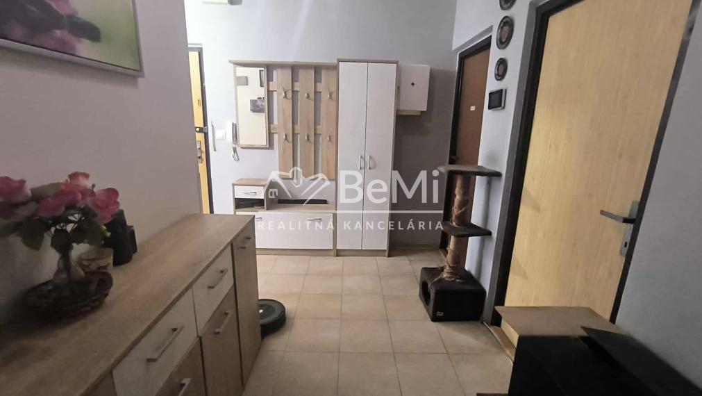 REZERVOVANÉ Na predaj 4-izbový byt Trenčín – sídlisko Juh, ul. Východná