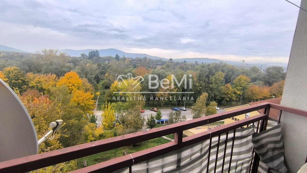 REZERVOVANÉ Na predaj 4-izbový byt Trenčín – sídlisko Juh, ul. Východná