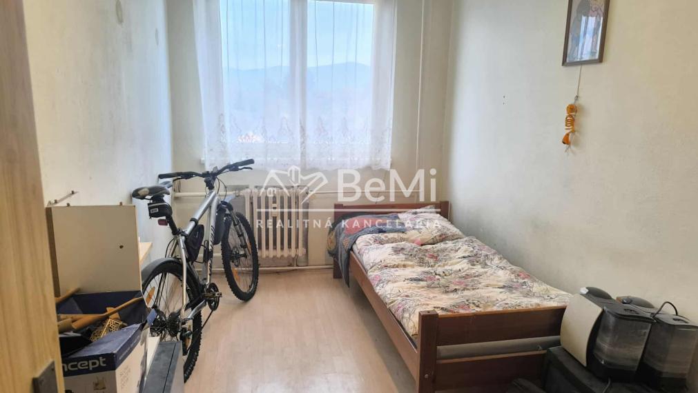 REZERVOVANÉ Na predaj 4-izbový byt Trenčín – sídlisko Juh, ul. Východná