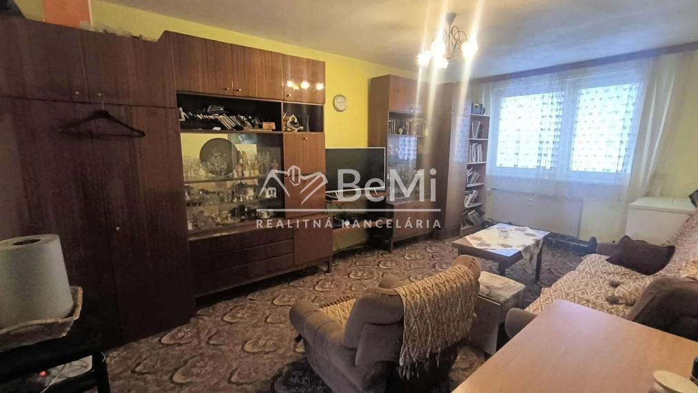 REZERVOVANÉ Na predaj 4-izbový byt Trenčín – sídlisko Juh, ul. Východná