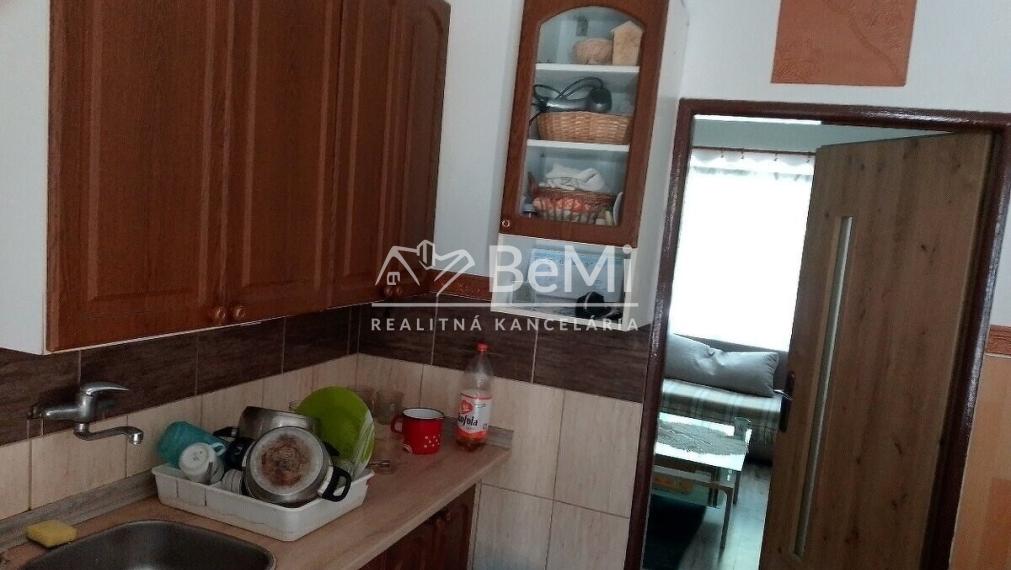 Predaj 1 izbový byt v bytovej jednotke Handlová (034-111-ZUPI)