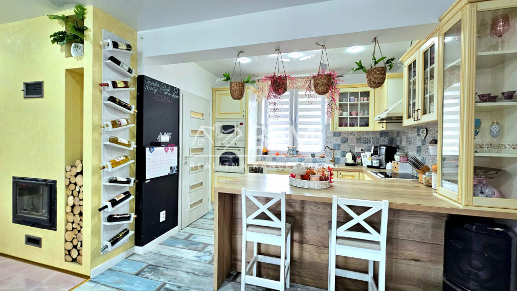 KRÁSNY RODINNÝ BUNGALOV V JESENSKOM - NA PREDAJ