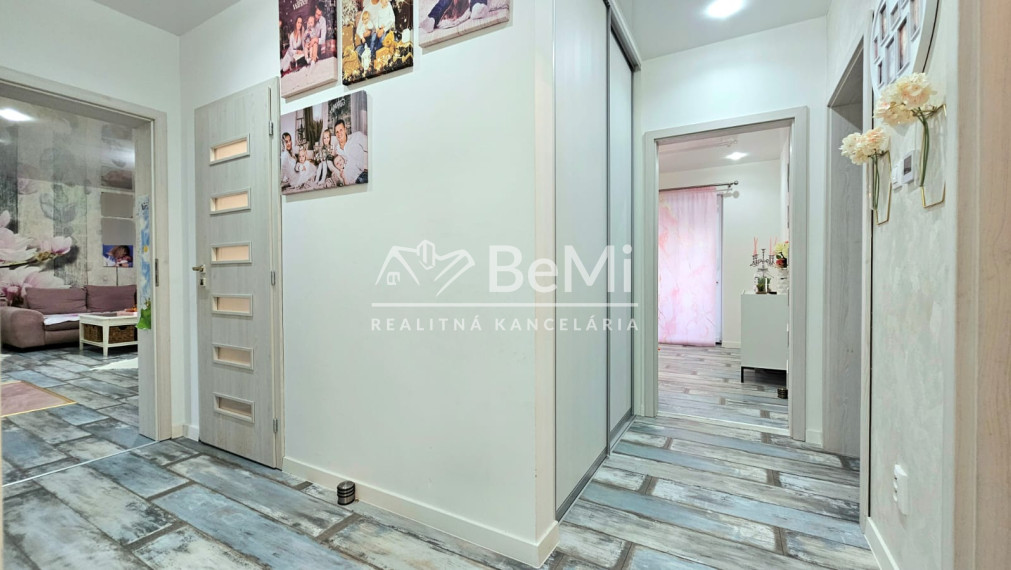 KRÁSNY RODINNÝ BUNGALOV V JESENSKOM - NA PREDAJ