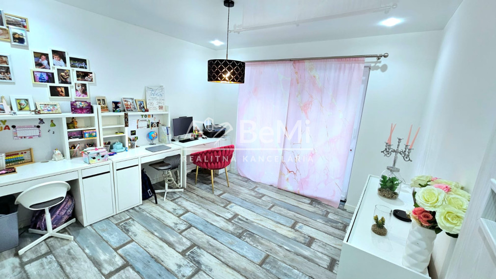 KRÁSNY RODINNÝ BUNGALOV V JESENSKOM - NA PREDAJ