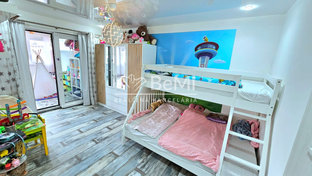 KRÁSNY RODINNÝ BUNGALOV V JESENSKOM - NA PREDAJ