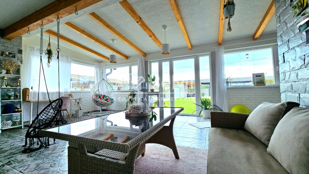 KRÁSNY RODINNÝ BUNGALOV V JESENSKOM - NA PREDAJ