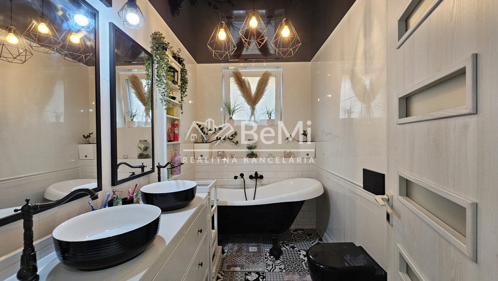 KRÁSNY RODINNÝ BUNGALOV V JESENSKOM - NA PREDAJ