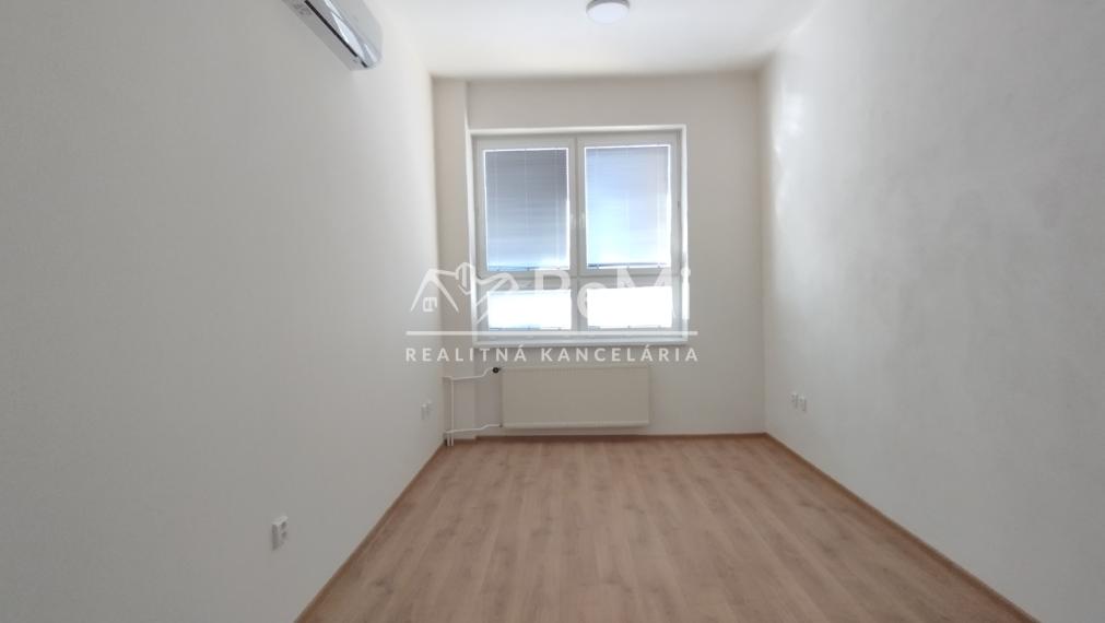 Kancelársky/prevádzkový priestor na prenájom-Lučenec