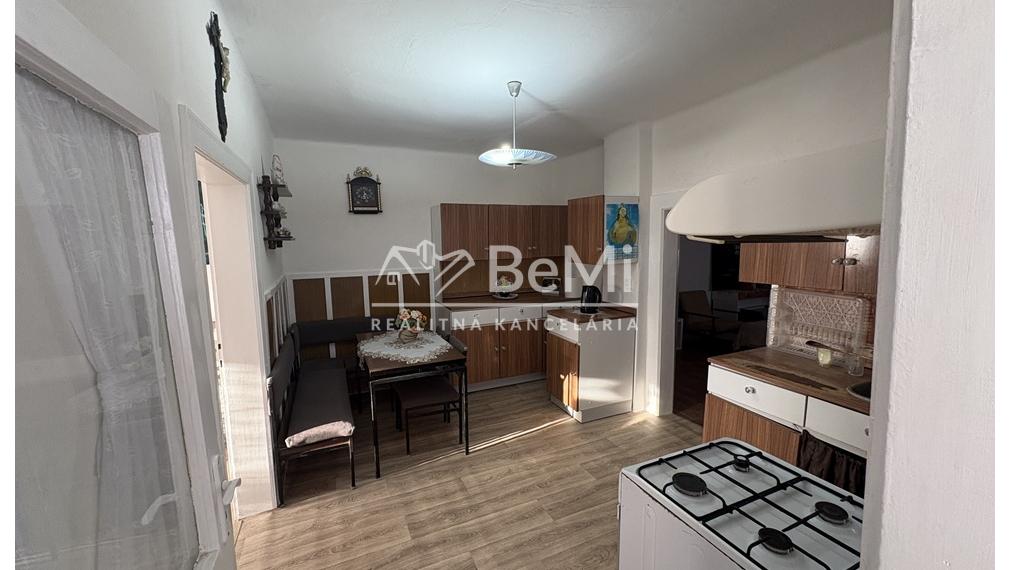 Predaj rodinného domu Šalgočka 112-12-ROCHE