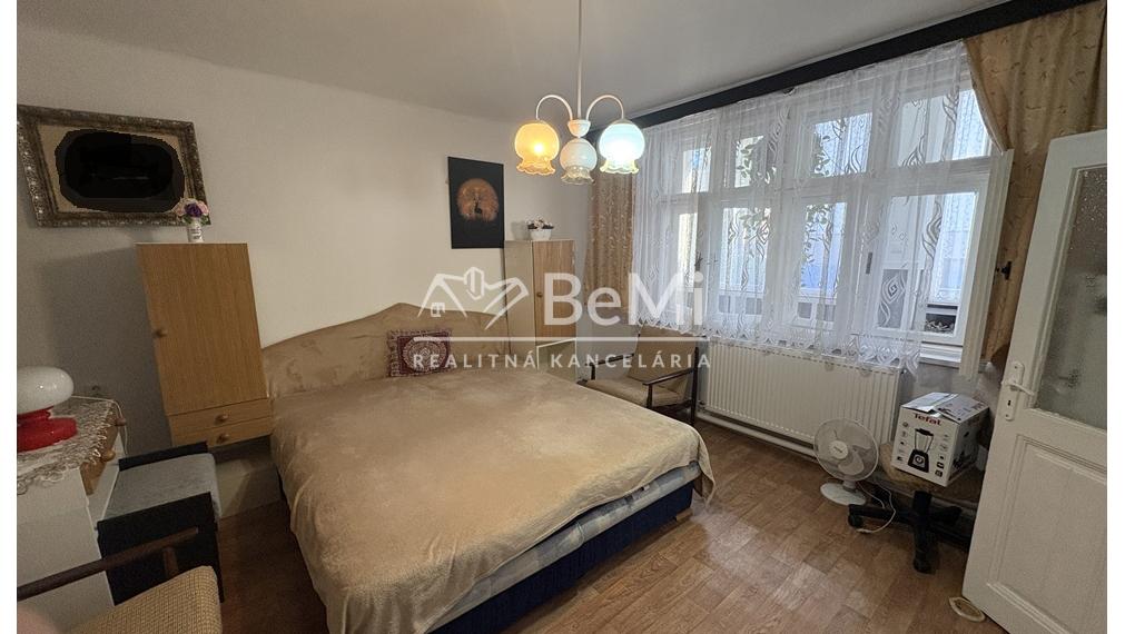 Predaj rodinného domu Šalgočka 112-12-ROCHE