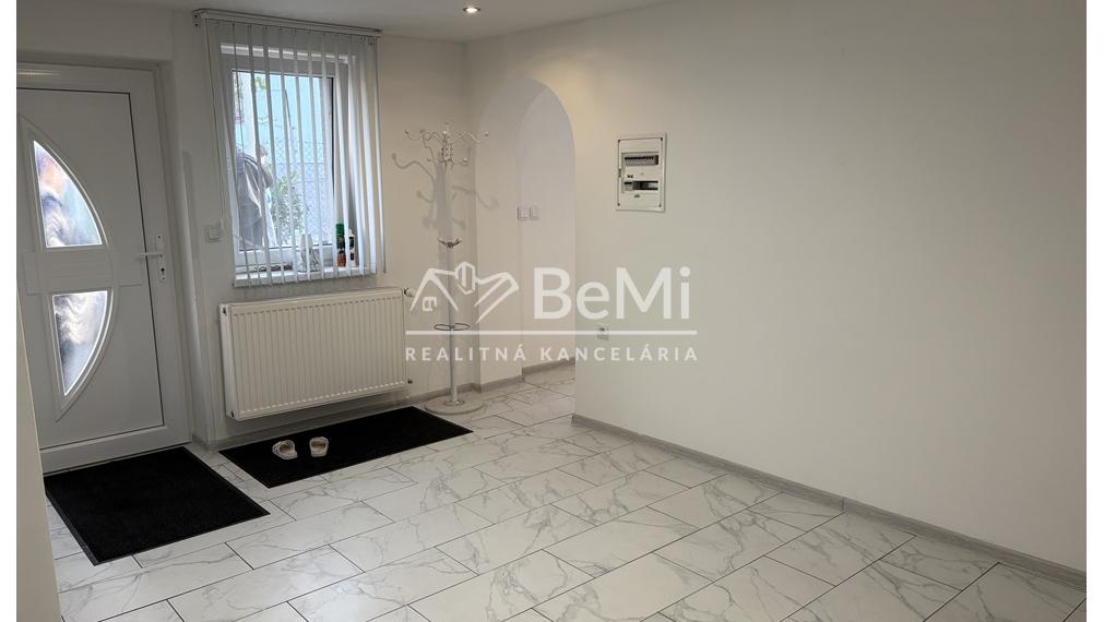 Predaj rodinného domu Šalgočka 112-12-ROCHE